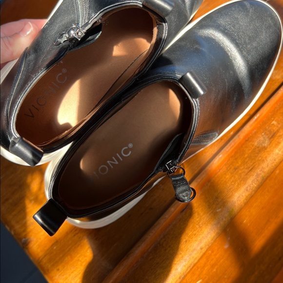 Women’s Brinkley Vionic leather shoes - Picture 3 of 5